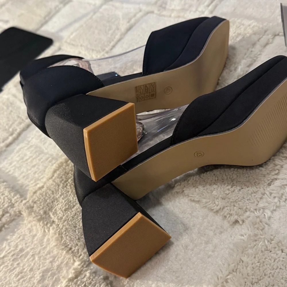 Women’s elegant black square toe chunky high heel sandals